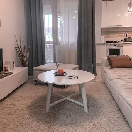 Apartment 2 Rooms Luxury Bukarest Eksteriør billede