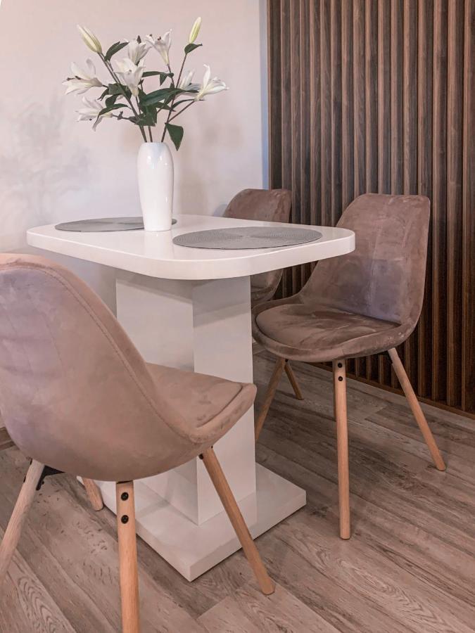 Apartment 2 Rooms Luxury Bukarest Eksteriør billede