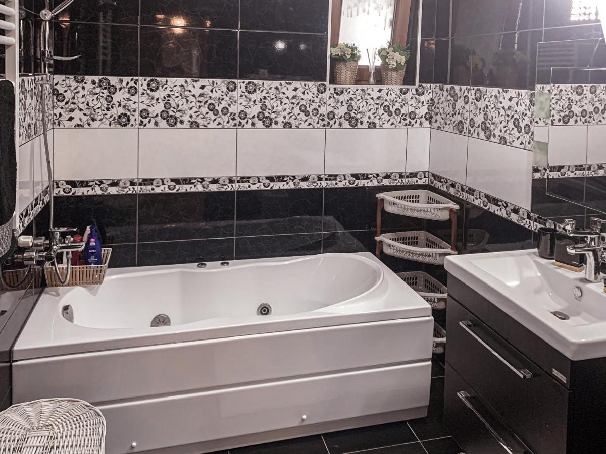 Apartment 2 Rooms Luxury Bukarest Eksteriør billede